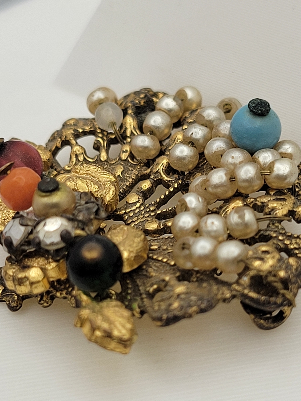Vintage Miriam Haskell Style Hand Wired Faux Pearl Multicolor Glass Bead Brooch - Picture 3 of 6